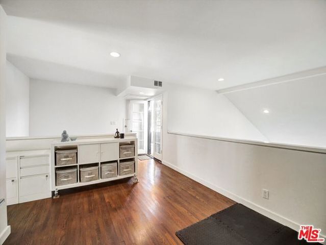 1900 Vine Street 306, Los Angeles, CA 90068