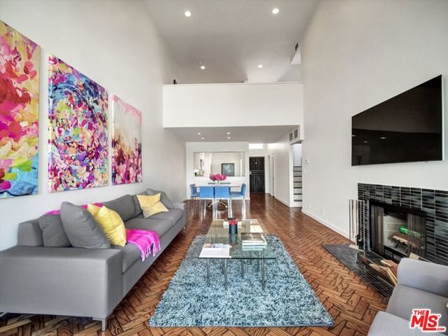 1900 Vine Street 306, Los Angeles, CA 90068