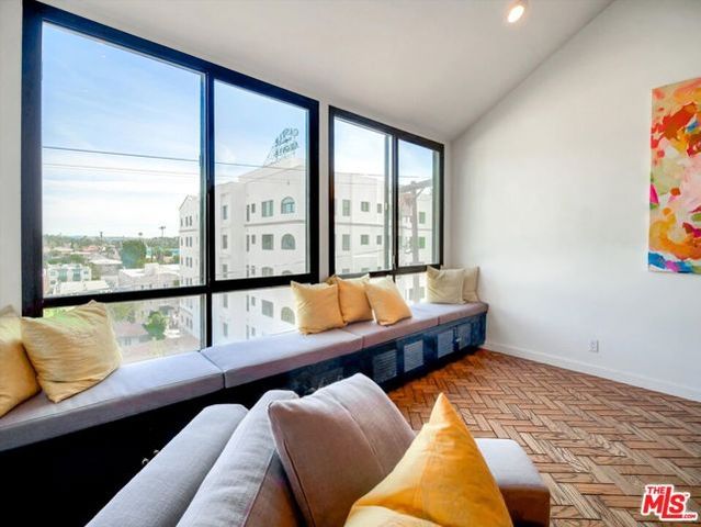 1900 Vine Street 306, Los Angeles, CA 90068