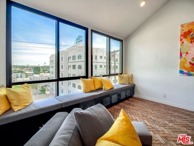 1900 Vine Street 306, Los Angeles, CA 90068