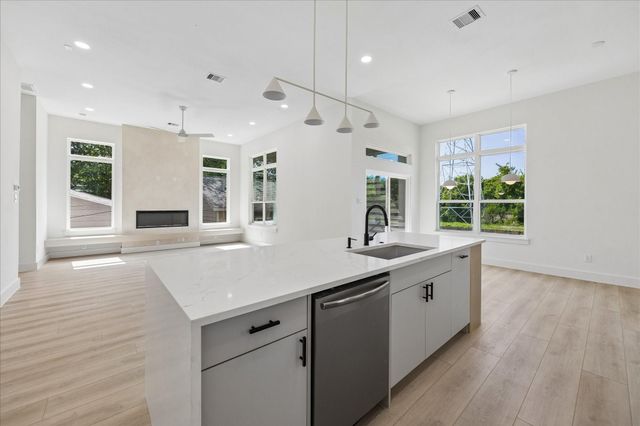 1421 E 36th Street, Houston, TX 77022