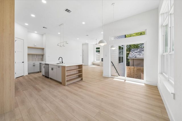 1421 E 36th Street, Houston, TX 77022