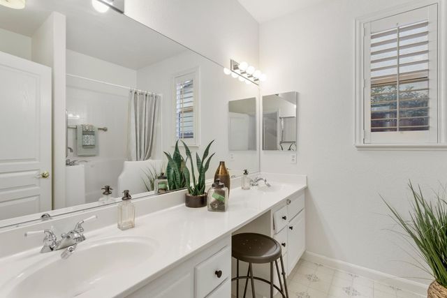 4035 Coldwater Dr, Rocklin, CA 95765