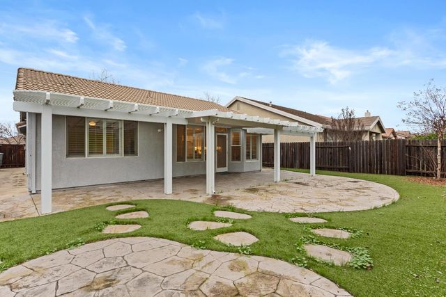 4035 Coldwater Dr, Rocklin, CA 95765