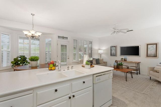 4035 Coldwater Dr, Rocklin, CA 95765