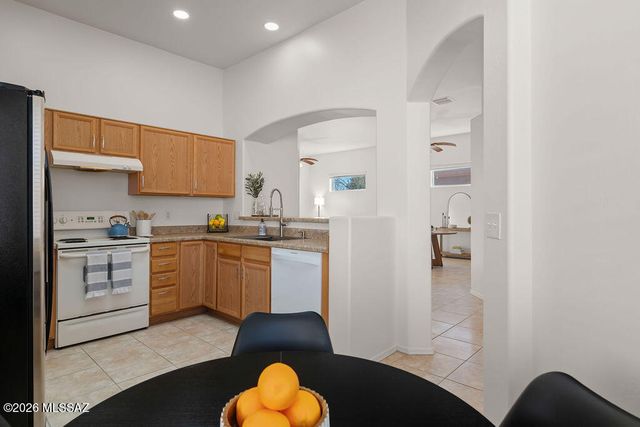 351 E Calle Nacrita, Green Valley, AZ 85614