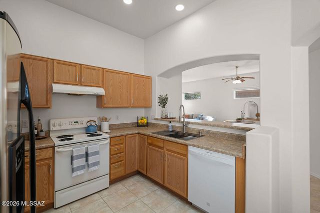 351 E Calle Nacrita, Green Valley, AZ 85614