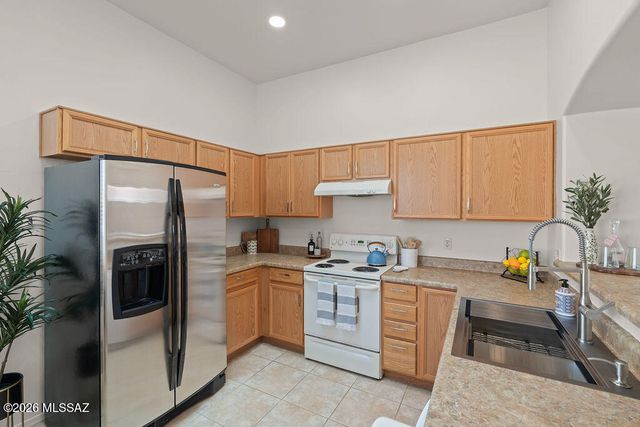 351 E Calle Nacrita, Green Valley, AZ 85614