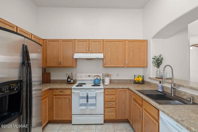 351 E Calle Nacrita, Green Valley, AZ 85614