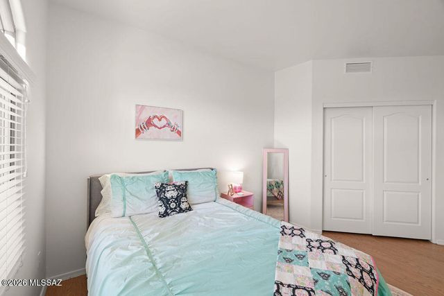 351 E Calle Nacrita, Green Valley, AZ 85614