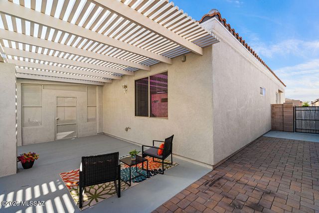 351 E Calle Nacrita, Green Valley, AZ 85614