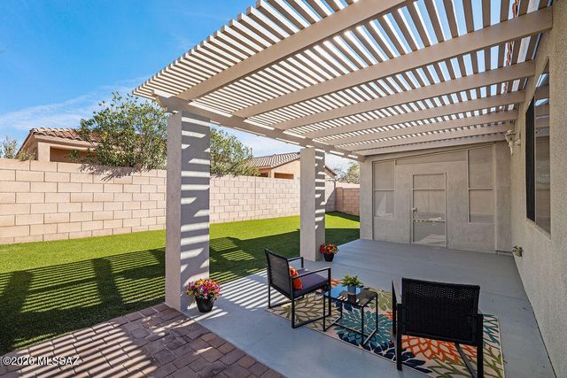 351 E Calle Nacrita, Green Valley, AZ 85614