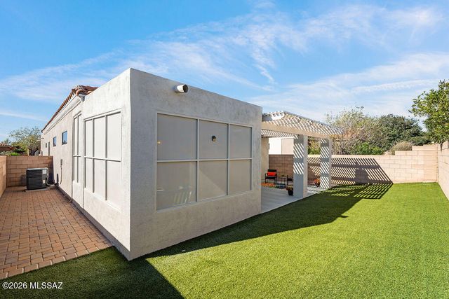 351 E Calle Nacrita, Green Valley, AZ 85614