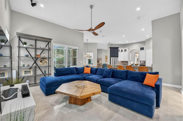 805 NW 124th Ave, Coral Springs, FL 33071