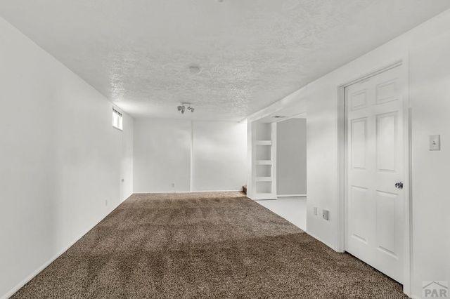 3720 Hollybrook Lane, Pueblo, CO 81005