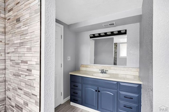 3720 Hollybrook Lane, Pueblo, CO 81005