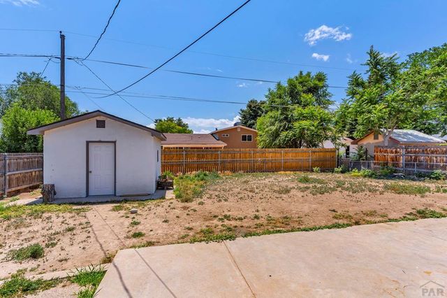 3720 Hollybrook Lane, Pueblo, CO 81005