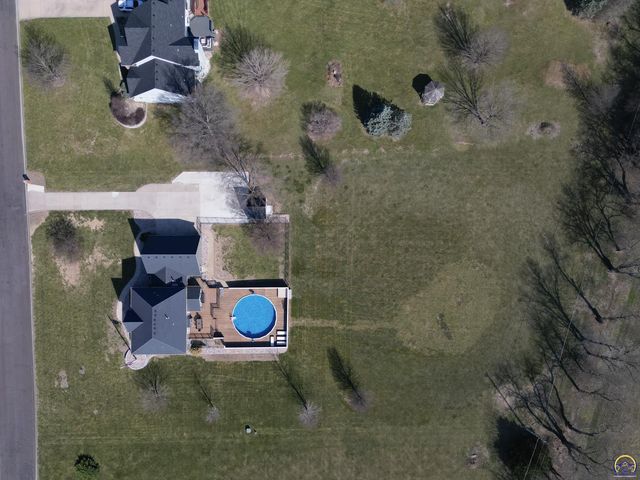6140 SW South Pointe DR, Auburn, KS 66402