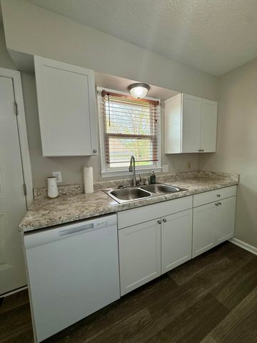 300 N 6th Street, Danville, KY 40422