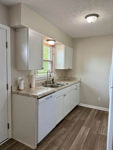 300 N 6th Street, Danville, KY 40422