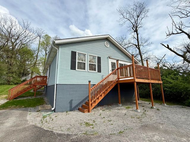 300 N 6th Street, Danville, KY 40422