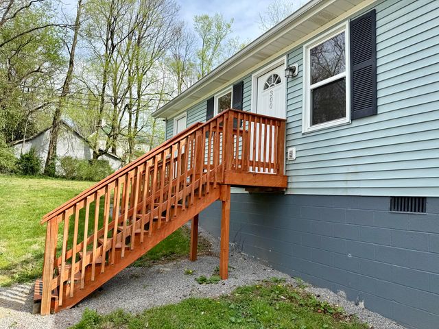 300 N 6th Street, Danville, KY 40422