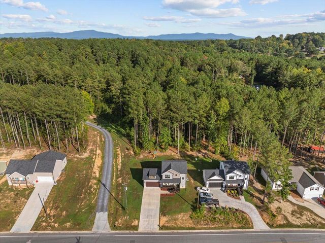 3210 Crow Road NE, Dalton, GA 30721