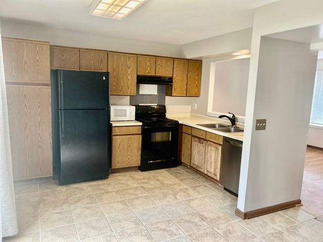 2732 Wilshire Court, Aurora, IL 60502