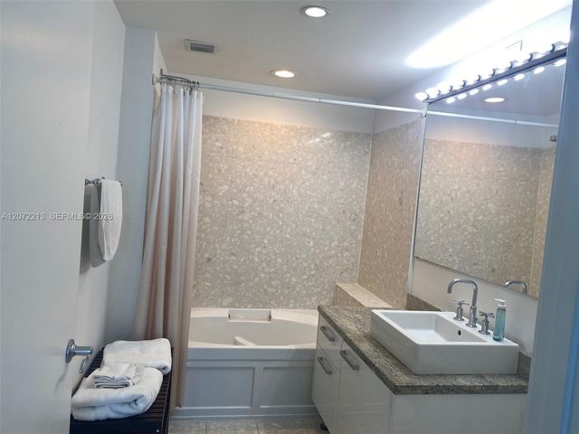 185 SW 7th Street 1607, Miami, FL 33130
