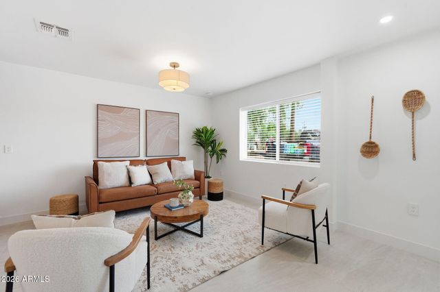 1238 E ALMERIA Road, Phoenix, AZ 85006
