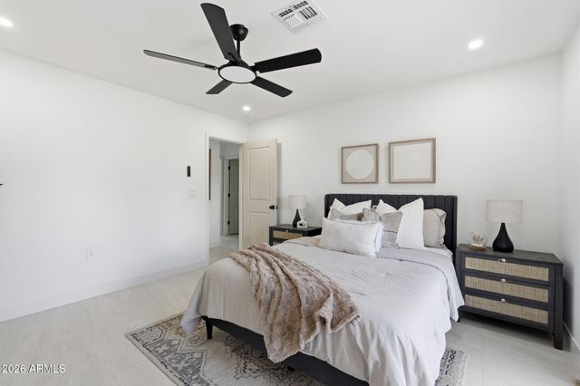 1238 E ALMERIA Road, Phoenix, AZ 85006