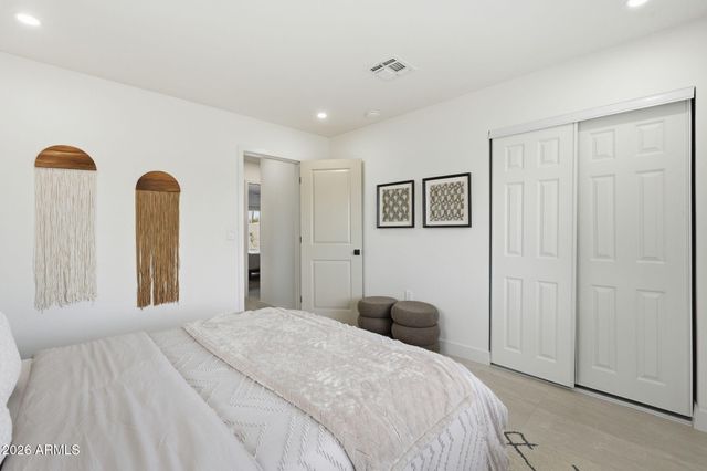1238 E ALMERIA Road, Phoenix, AZ 85006