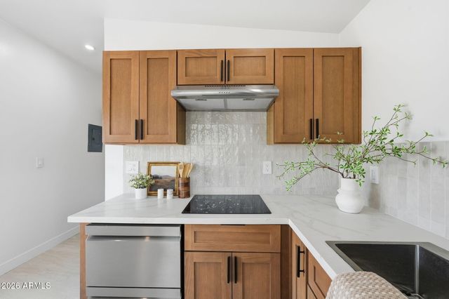 1238 E ALMERIA Road, Phoenix, AZ 85006
