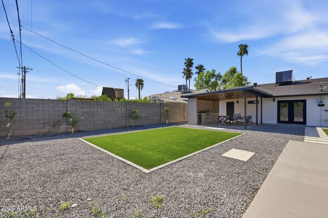 1238 E ALMERIA Road, Phoenix, AZ 85006