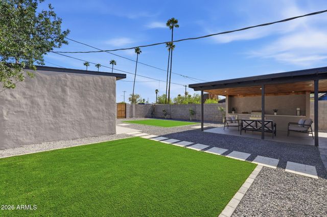 1238 E ALMERIA Road, Phoenix, AZ 85006