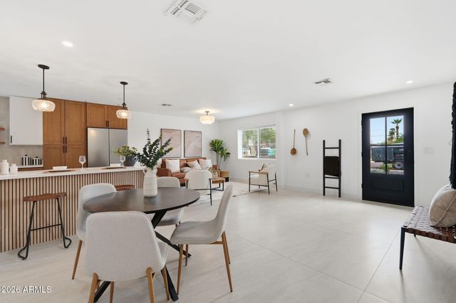 1238 E ALMERIA Road, Phoenix, AZ 85006