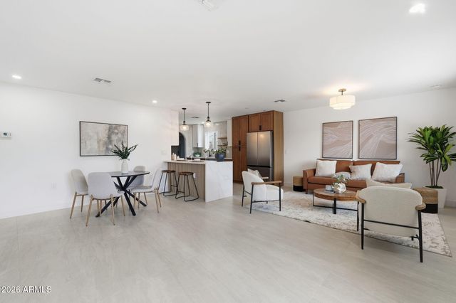 1238 E ALMERIA Road, Phoenix, AZ 85006