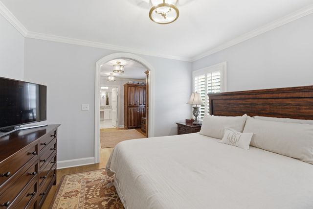 1084 Lynnwood Blvd, Nashville, TN 37215