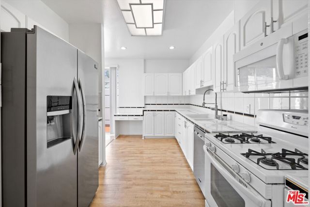 1338 Yale Street D, Santa Monica, CA 90404