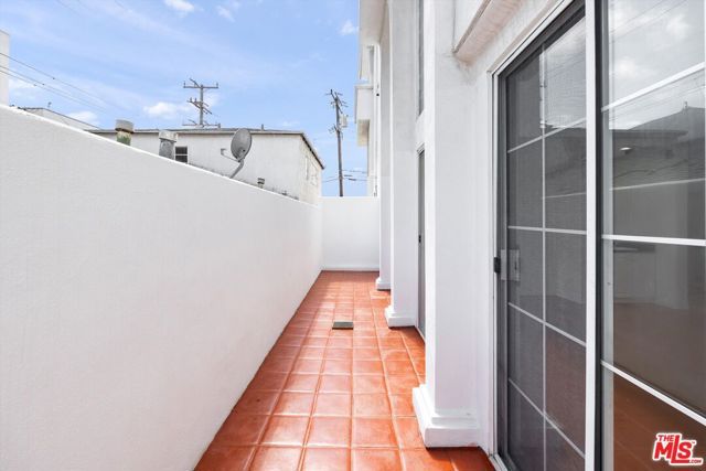 1338 Yale Street D, Santa Monica, CA 90404
