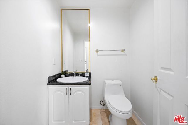 1338 Yale Street D, Santa Monica, CA 90404