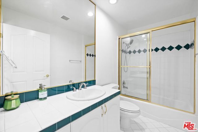 1338 Yale Street D, Santa Monica, CA 90404