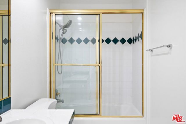 1338 Yale Street D, Santa Monica, CA 90404