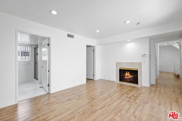 1338 Yale Street D, Santa Monica, CA 90404