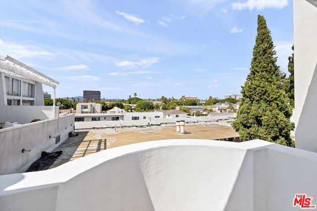 1338 Yale Street D, Santa Monica, CA 90404