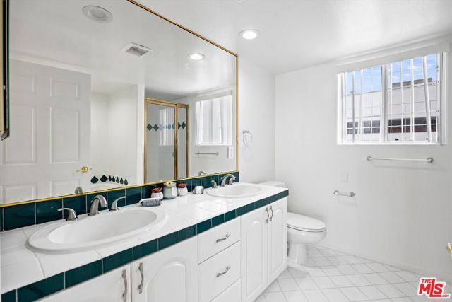 1338 Yale Street D, Santa Monica, CA 90404