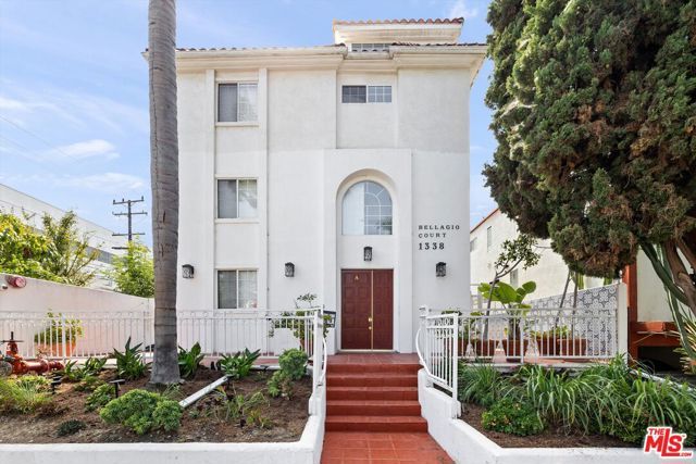 1338 Yale Street D, Santa Monica, CA 90404