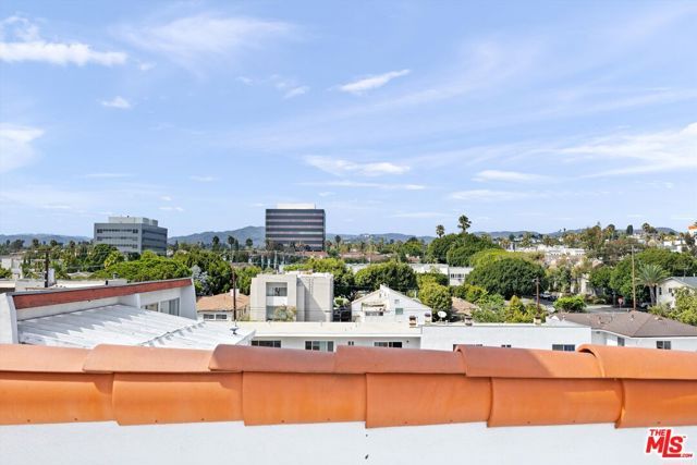 1338 Yale Street D, Santa Monica, CA 90404