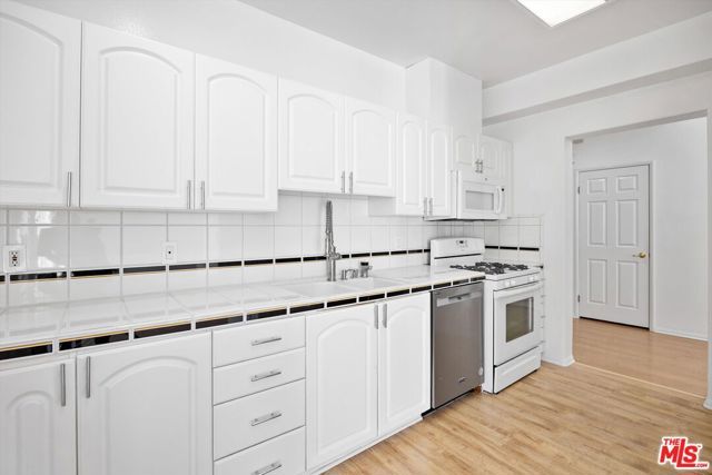 1338 Yale Street D, Santa Monica, CA 90404
