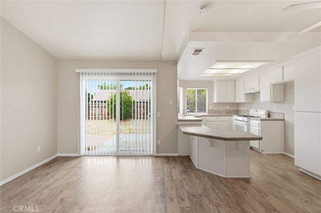 43941 Maria, Lancaster, CA 93535